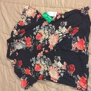 Guess grand floral print XXL ecovera  by lenzing fabric. NWT